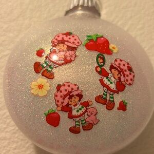 Christmas Ornament“strawberry shortcake & bows”